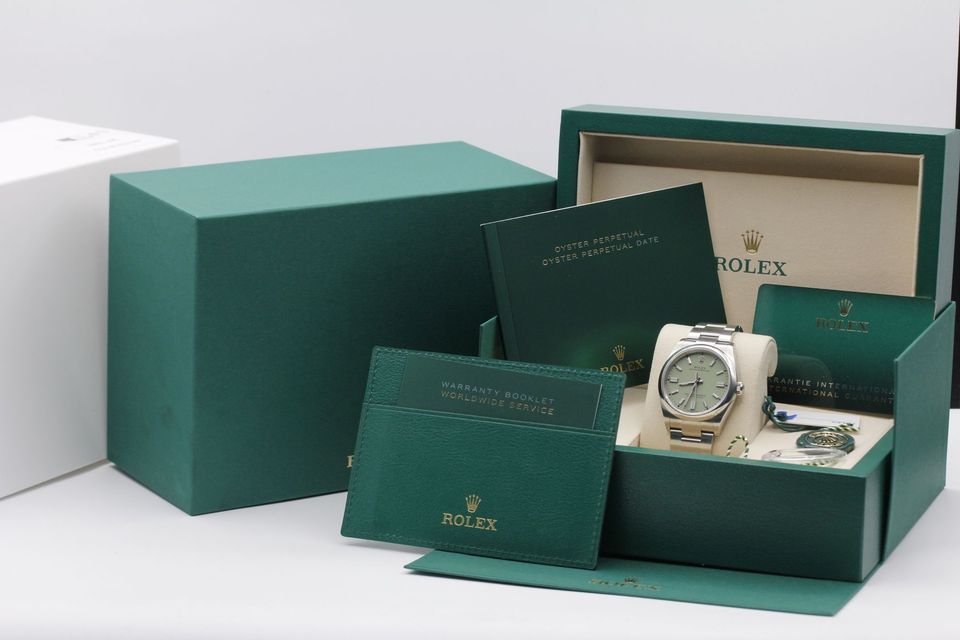 Rolex Oyster Perpetual 126000 Image 5